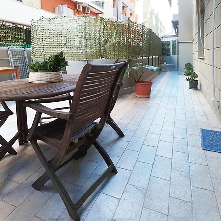 Bilocale Con Spazio Esterno Attrezzato * Lido di Ostia